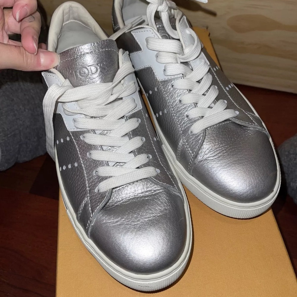 Tod men’s silver sneakers